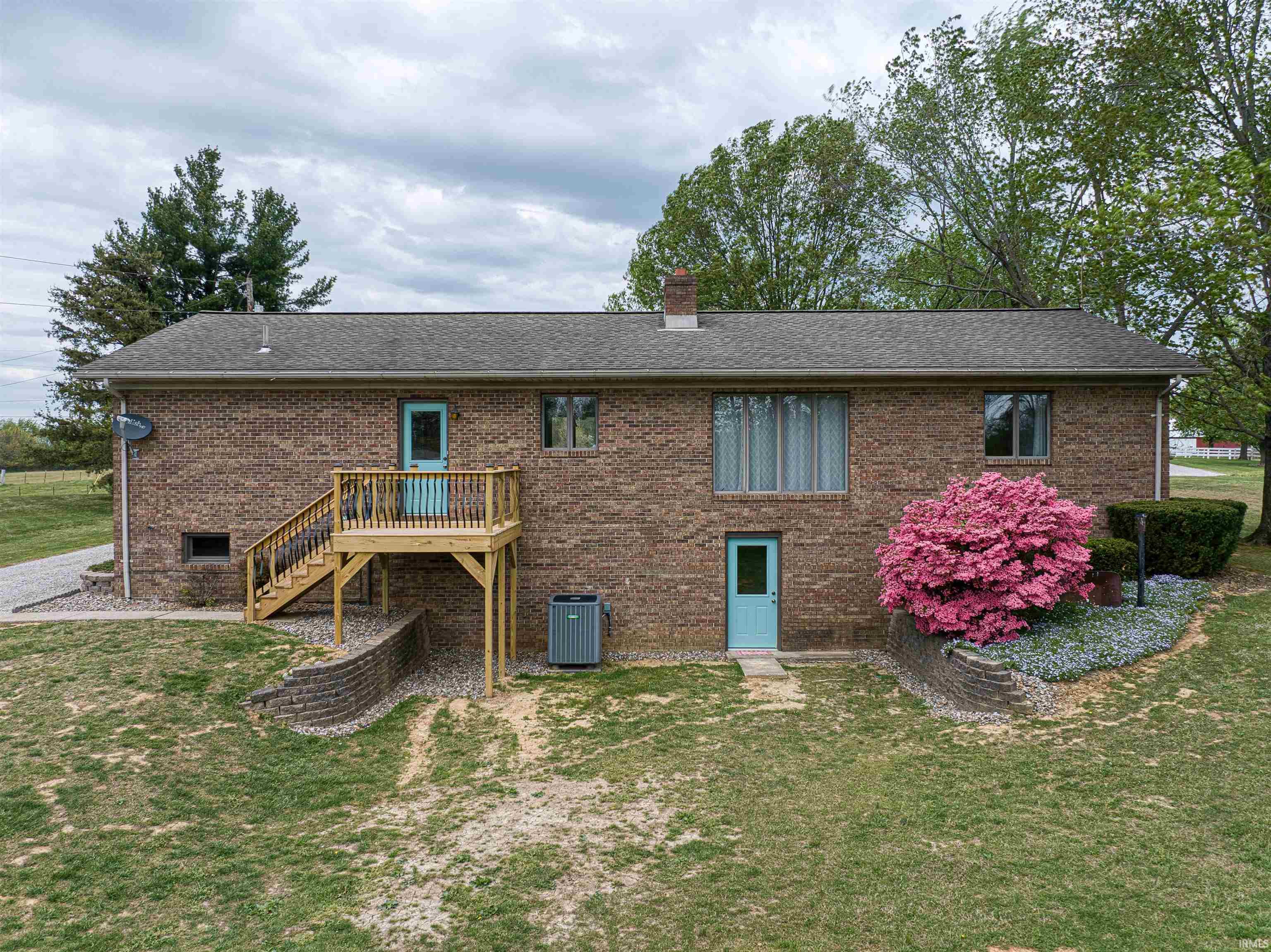 1899 West Kelly Road Boonville, IN 47601 - Photo 5 of 36