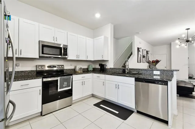 $2,100 | 2513 Sunray Venus Way, Ruskin, FL 33570