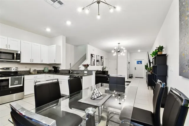 $2,100 | 2513 Sunray Venus Way, Ruskin, FL 33570