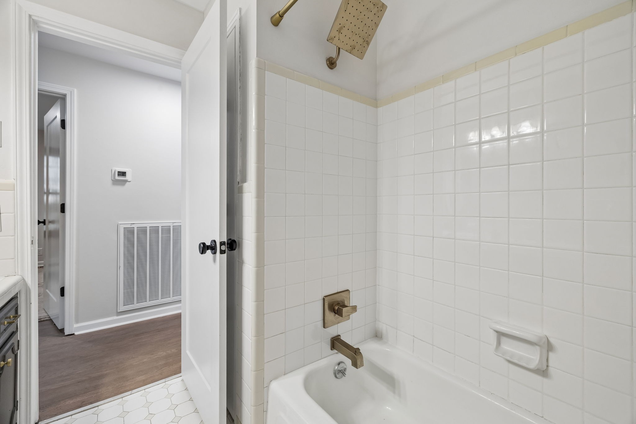 171 New Shackle Island Road Hendersonville, TN 37075 - Photo 21 of 48 a bathroom with a tub and shower