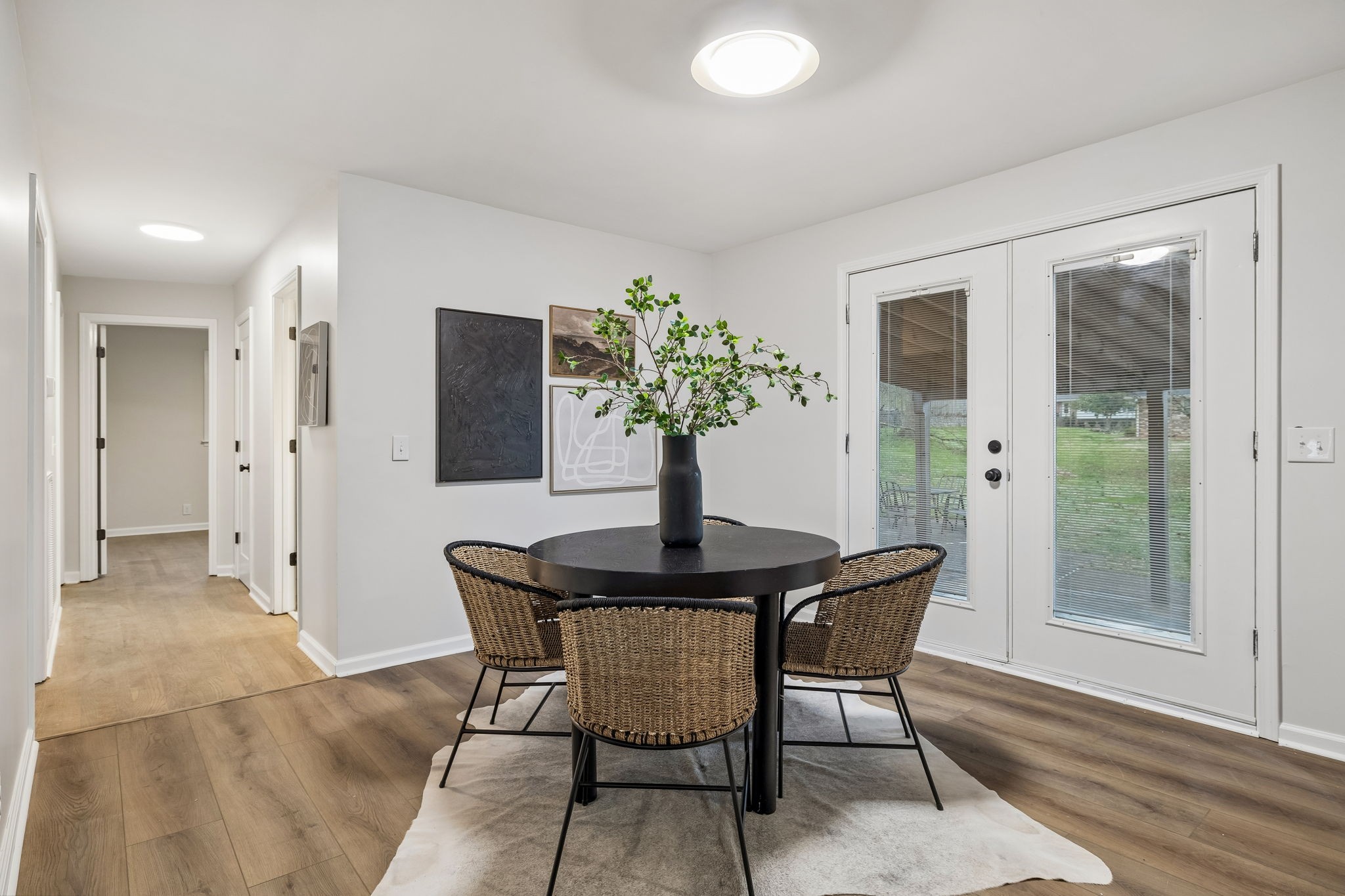 171 New Shackle Island Road Hendersonville, TN 37075 - Photo 10 of 48 a dining room with furniture and window