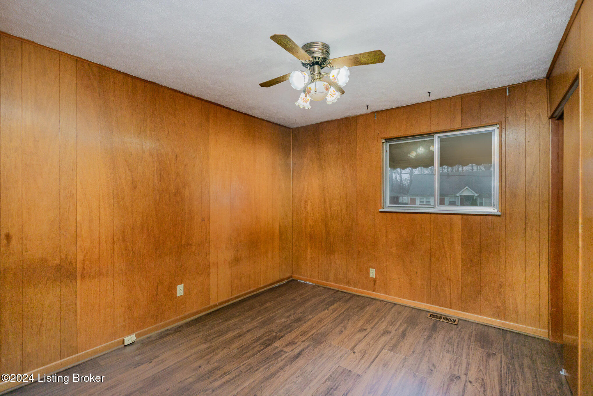 4809 Valla Road Louisville, KY 40213 - Photo 6 of 11 4809 Valla Rd.