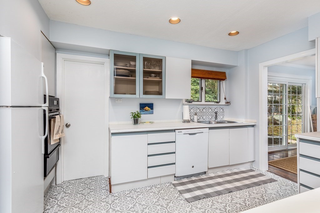 11 Cedar Road Swampscott, MA 01907 - Photo 13 of 42 Gallery Image 13