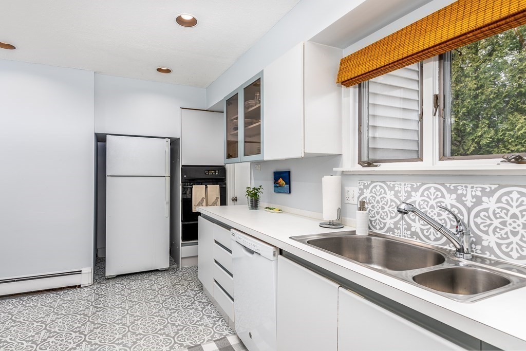 11 Cedar Road Swampscott, MA 01907 - Photo 14 of 42 Gallery Image 14