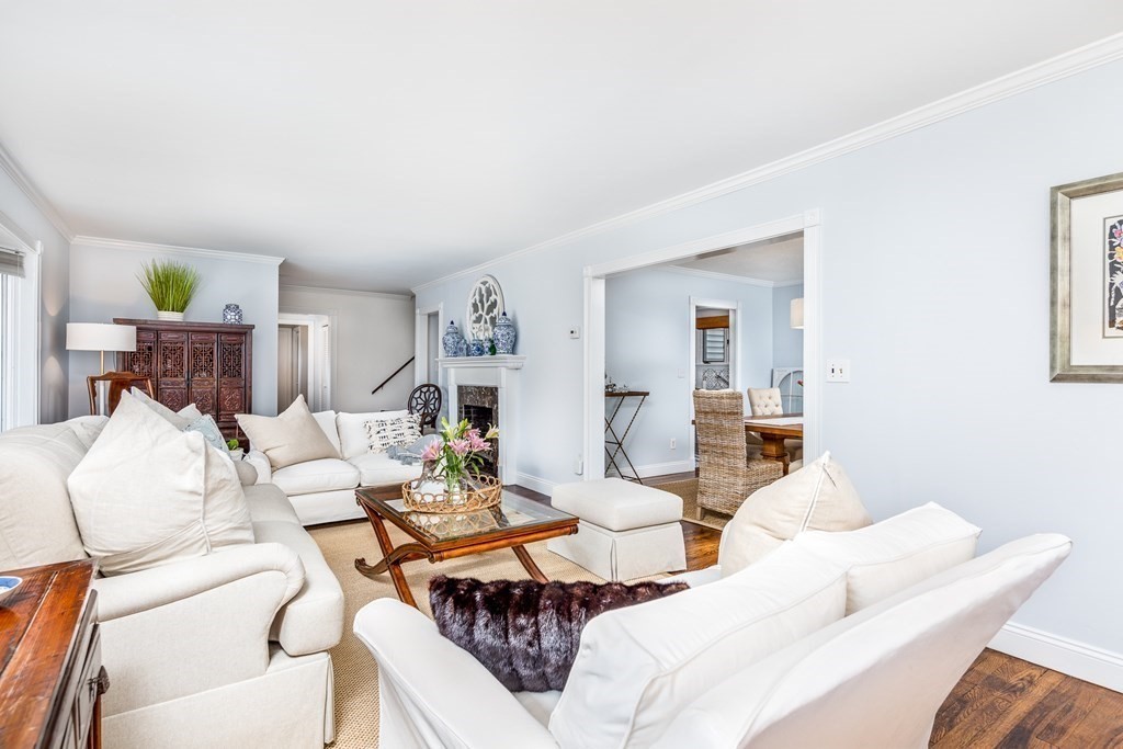 11 Cedar Road Swampscott, MA 01907 - Photo 8 of 42 Gallery Image 8
