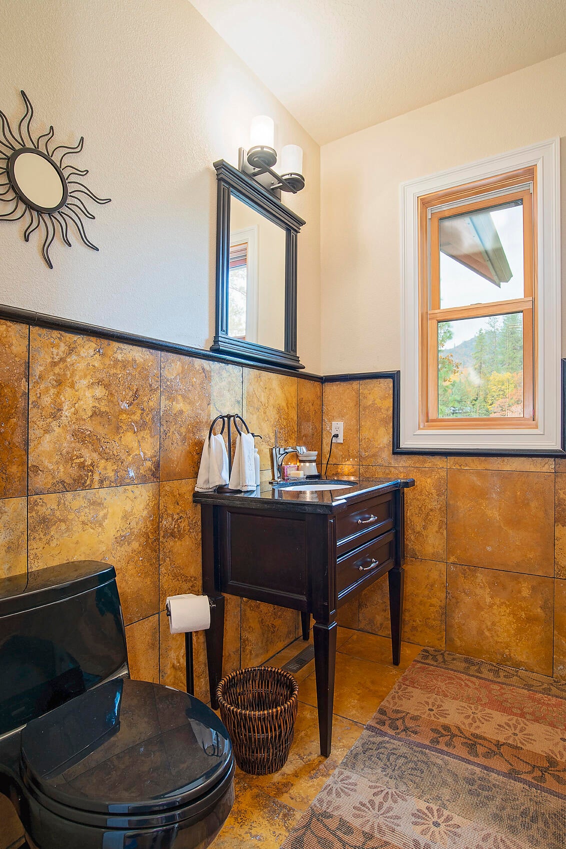 1665 Upper River Road Gold Hill, OR 97525 - Photo 24 of 48 Garage Bath