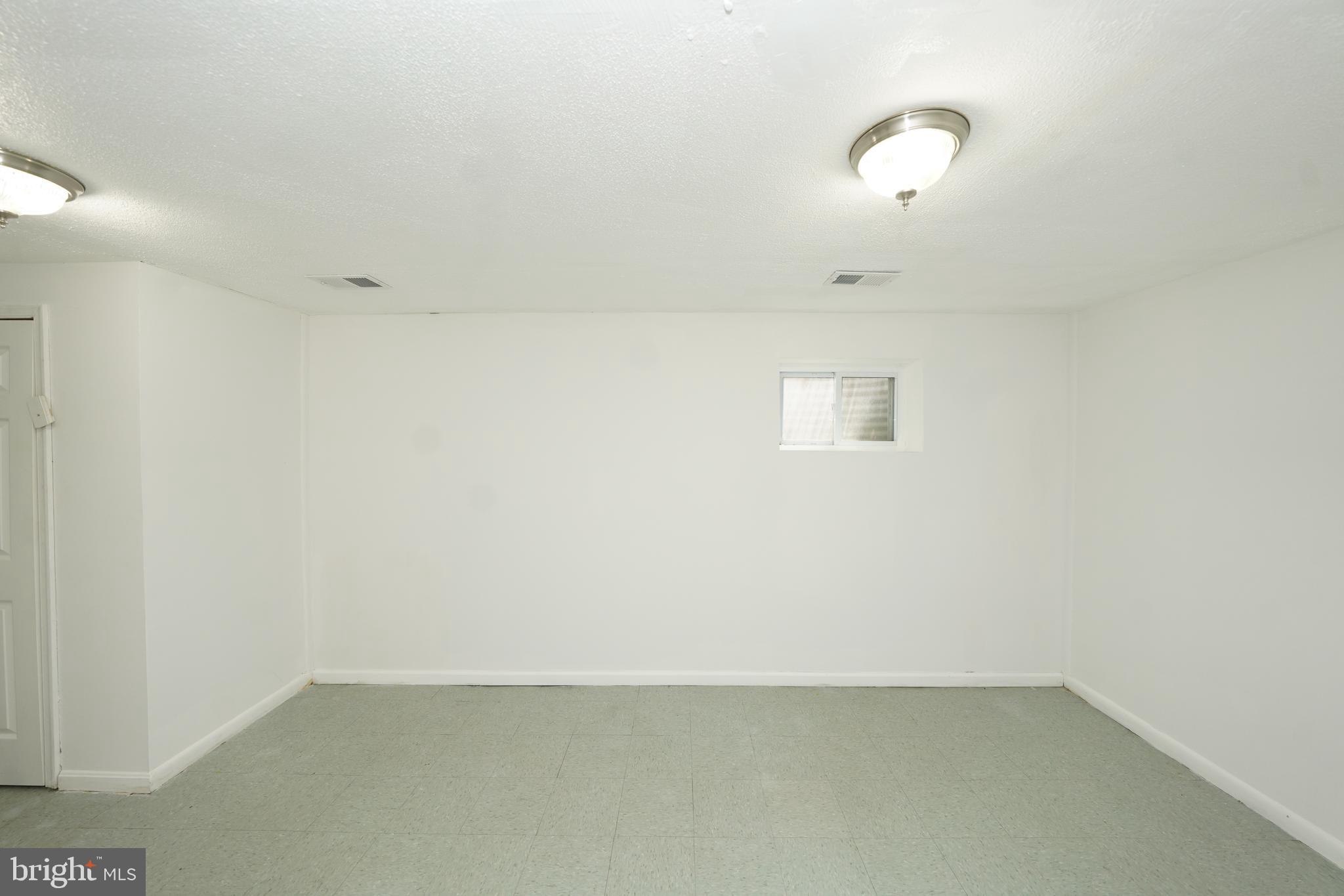 8997 Centerway Road Gaithersburg, MD 20879 - Photo 64 of 71 an empty room with a empty space