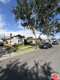 $2,850 | 2715 1/2 West 95th Street, Inglewood, CA 90305