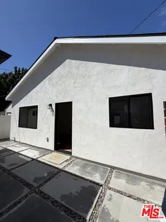 $2,850 | 2715 1/2 West 95th Street, Inglewood, CA 90305