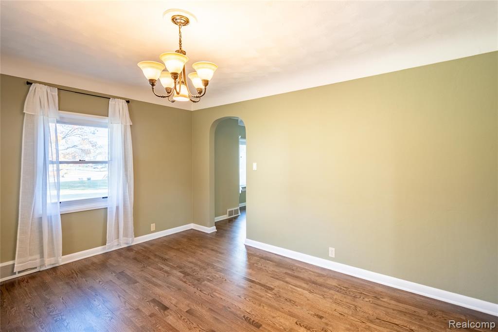 8354 Fenton Road Grand Blanc, MI 48439 - Photo 18 of 47 Gallery Image 18