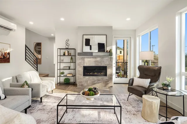 $1,144,950 | 4572 22nd Avenue Southwest, Seattle, WA 98106