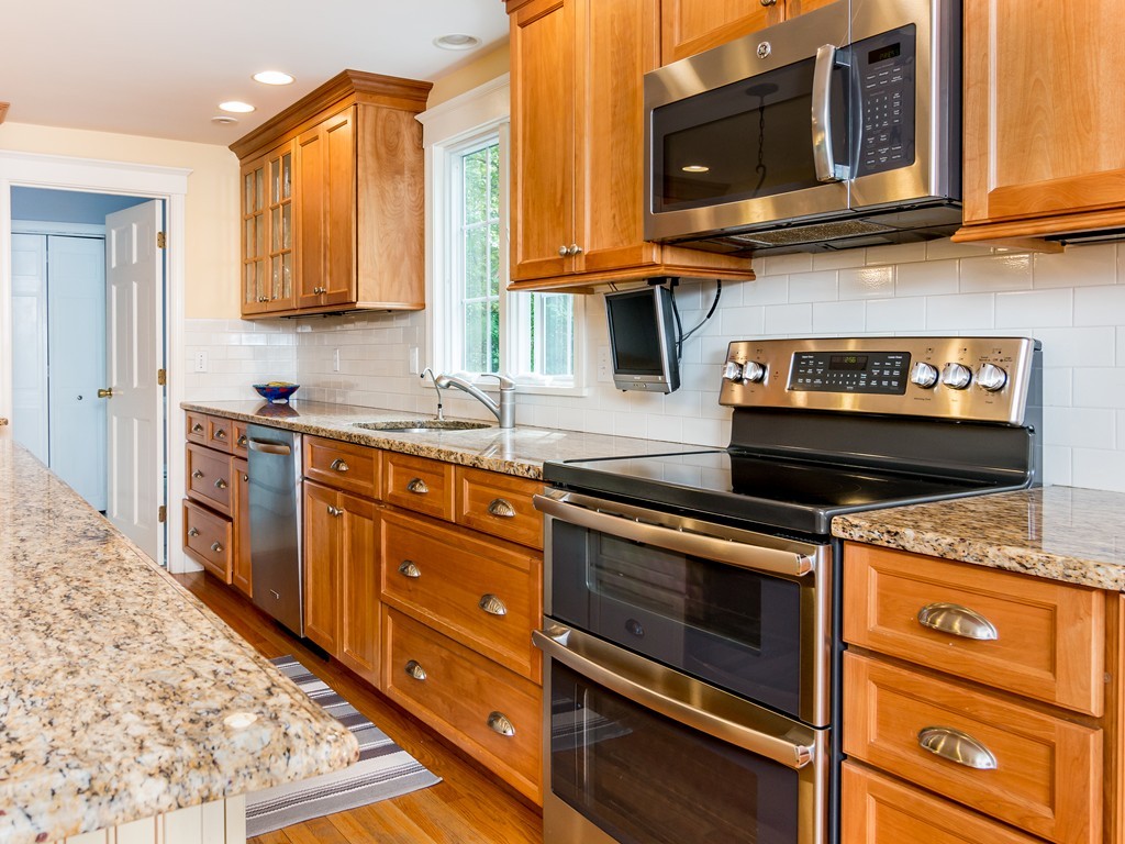16 Northwoods Road Middleton, MA 01949 - Photo 7 of 27 Gallery Image 7