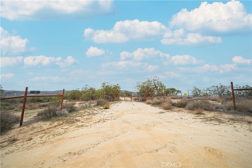 4 Haupert Road Anza, CA 92539 - Photo 4 of 18 a view of a dry yard with a snow