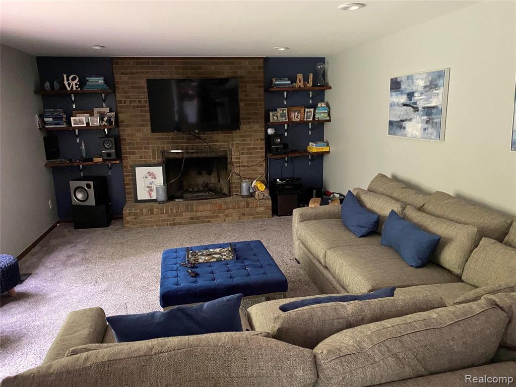 36798 Chesapeake Road Farmington Hills, MI 48335 - Photo 10 of 32