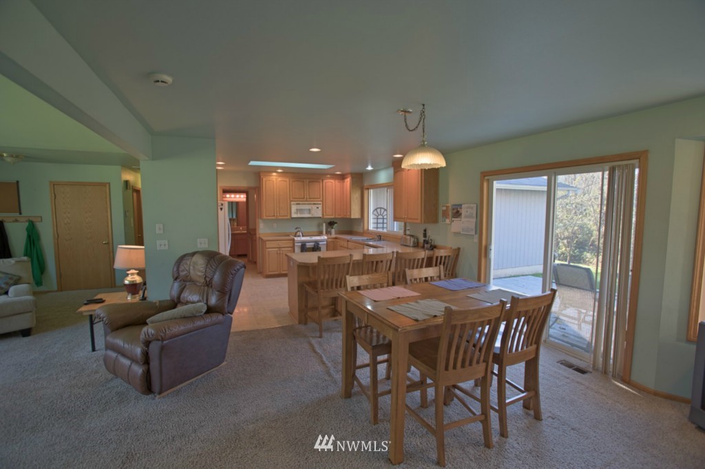 3390 Aldergrove Road Ferndale, WA 98248 - Photo 4 of 25