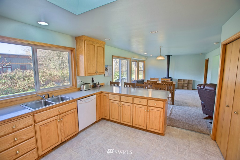 3390 Aldergrove Road Ferndale, WA 98248 - Photo 5 of 25