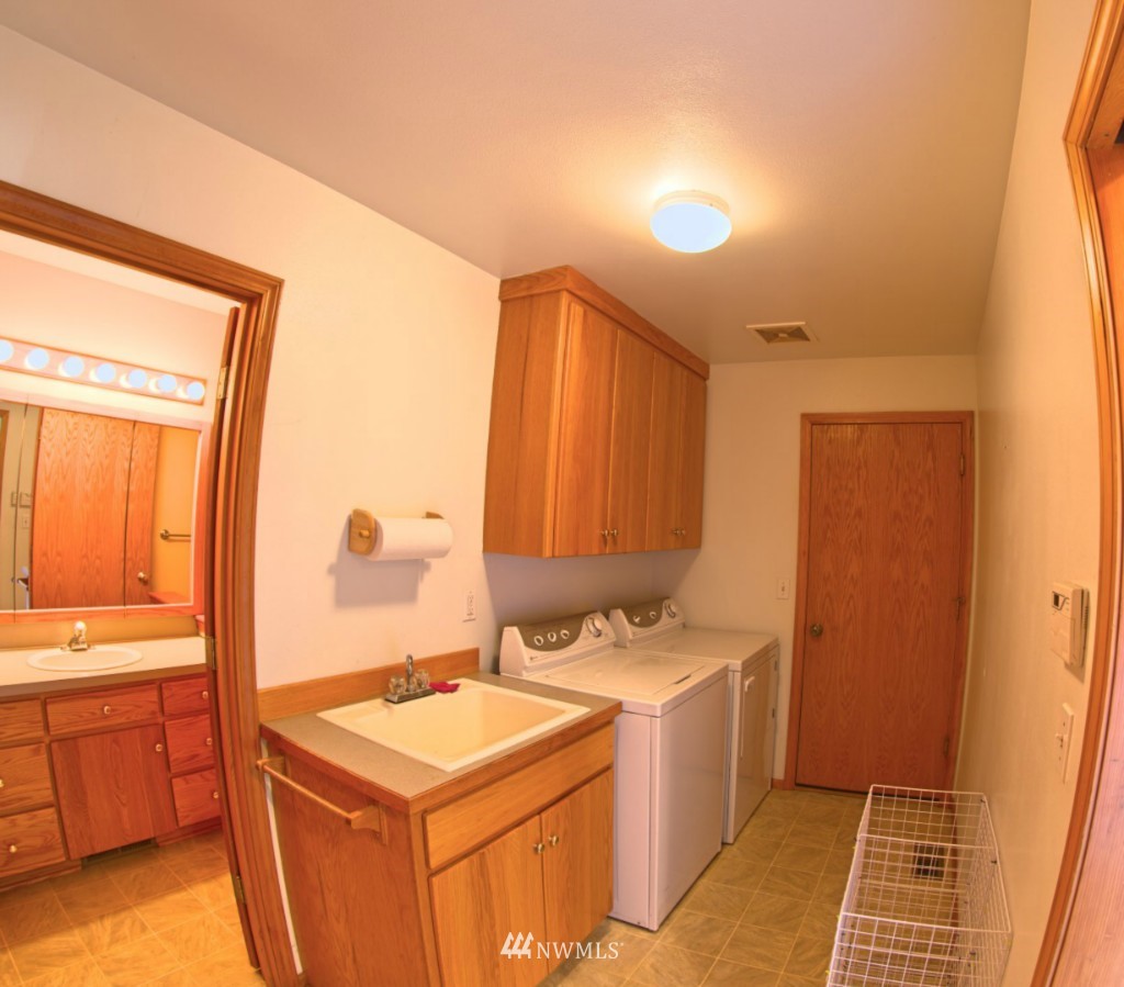3390 Aldergrove Road Ferndale, WA 98248 - Photo 9 of 25