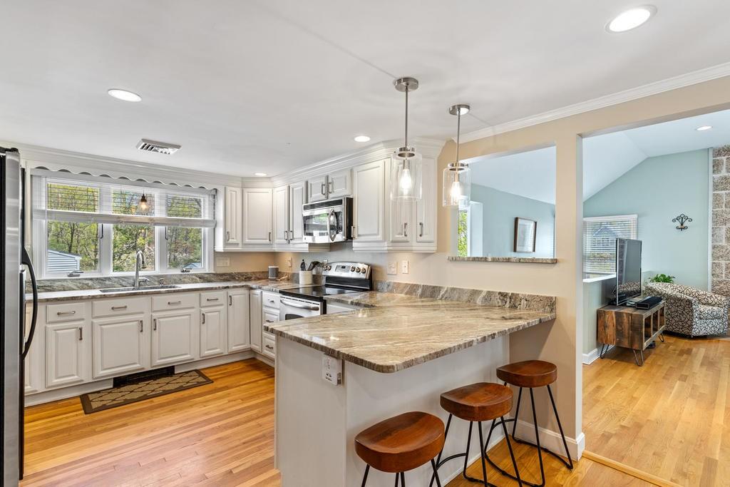 22 Whittier Road Reading, MA 01867 - Photo 11 of 32 Gallery Image 11