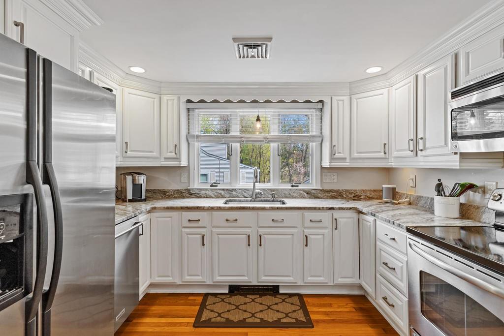 22 Whittier Road Reading, MA 01867 - Photo 12 of 32 Gallery Image 12