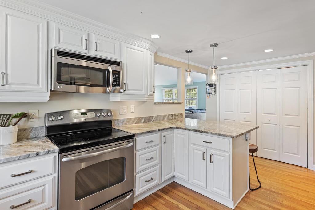 22 Whittier Road Reading, MA 01867 - Photo 13 of 32 Gallery Image 13