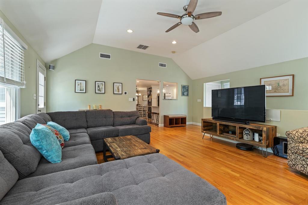 22 Whittier Road Reading, MA 01867 - Photo 16 of 32 Gallery Image 16