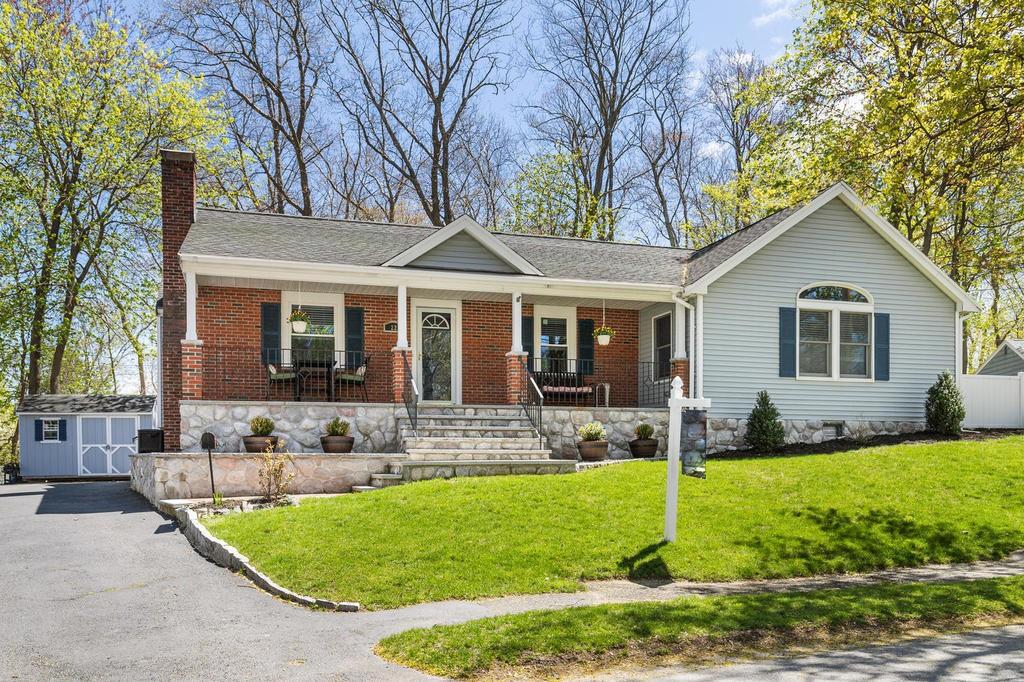 22 Whittier Road Reading, MA 01867 - Photo 2 of 32 Gallery Image 2