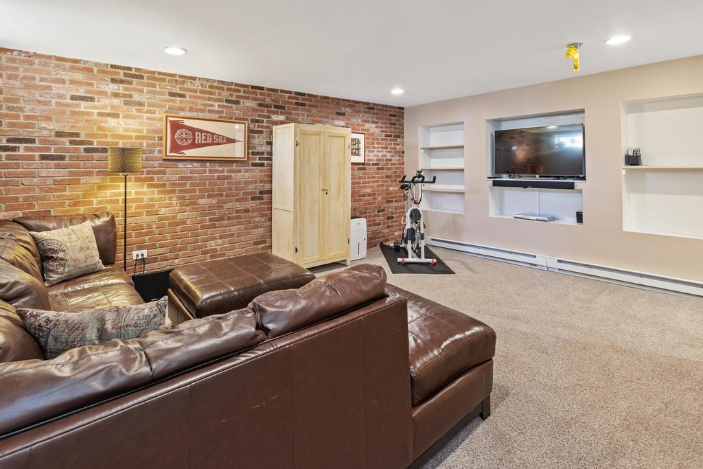 22 Whittier Road Reading, MA 01867 - Photo 25 of 32 Gallery Image 25