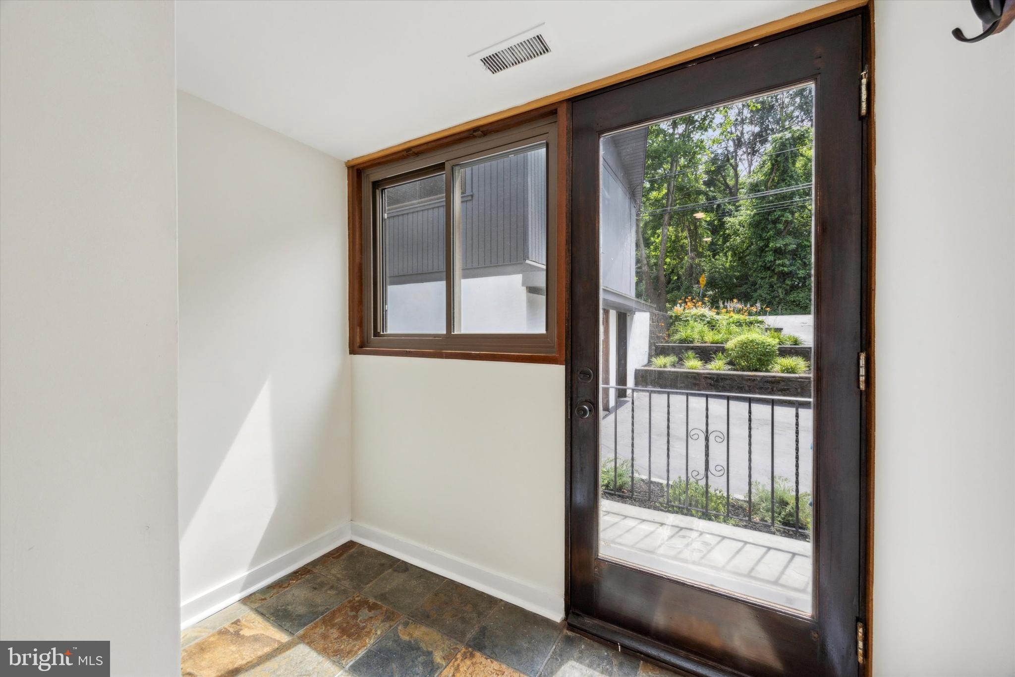 304 River Road Gladwyne, PA 19035 - Photo 11 of 64 Foyer