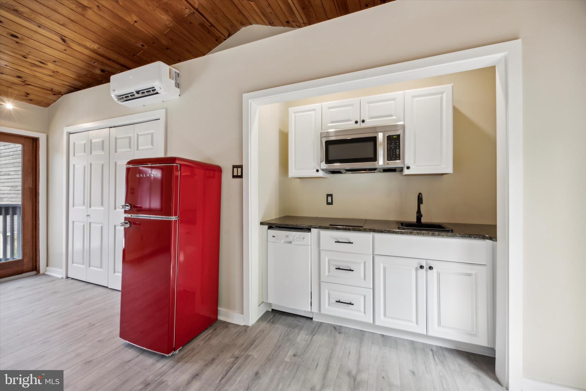 304 River Road Gladwyne, PA 19035 - Photo 48 of 64 Kitchenette