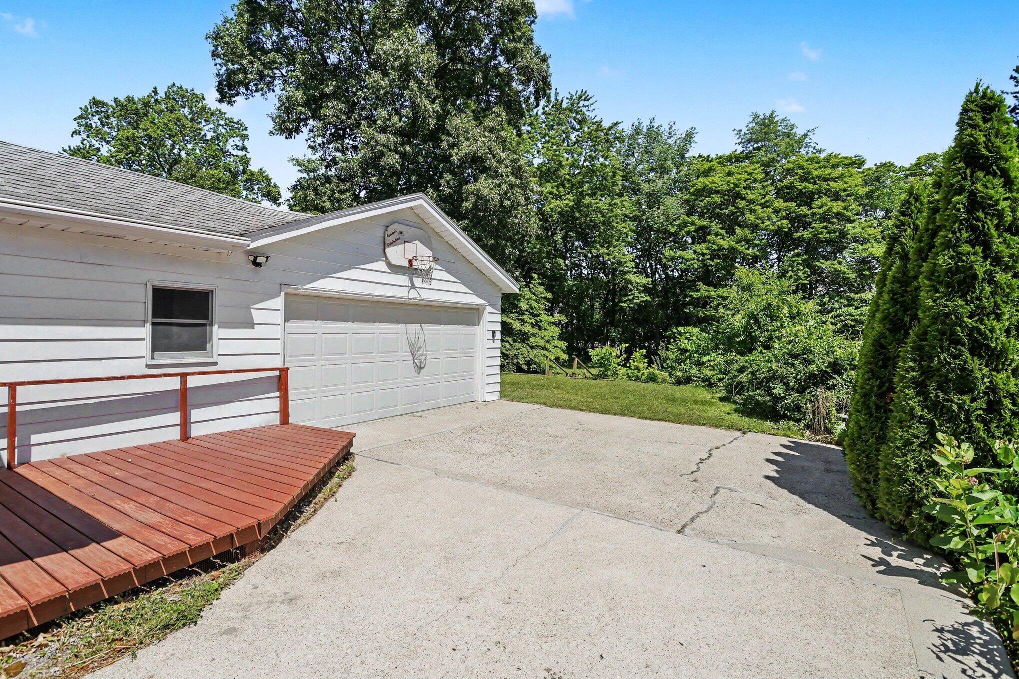229 Hartman Road Niles, MI 49120 - Photo 6 of 33 022_file_9942