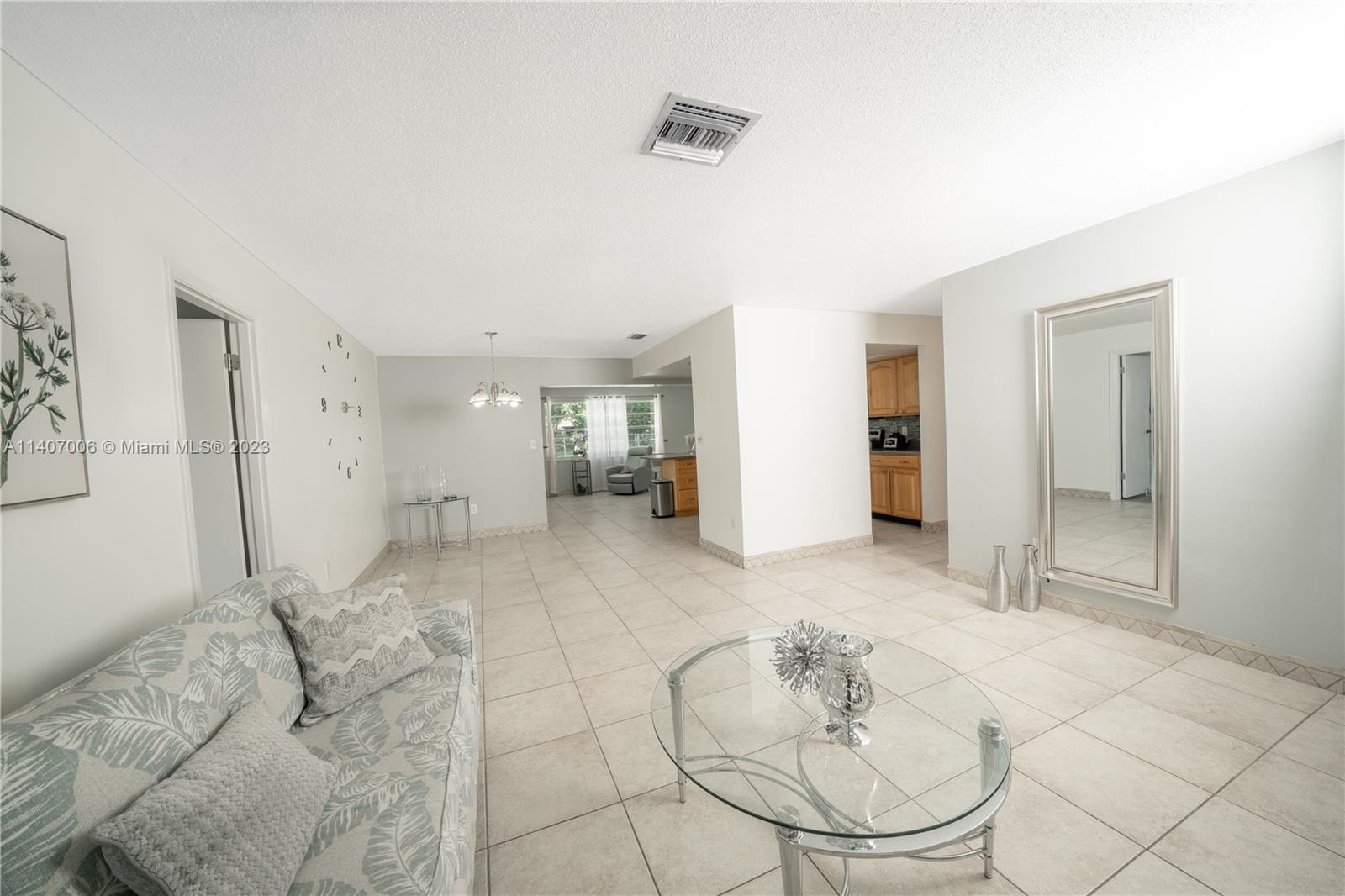 2403 Pasco Drive Sebring, FL 33870 - Photo 35 of 36 a very nice looking room with a large window