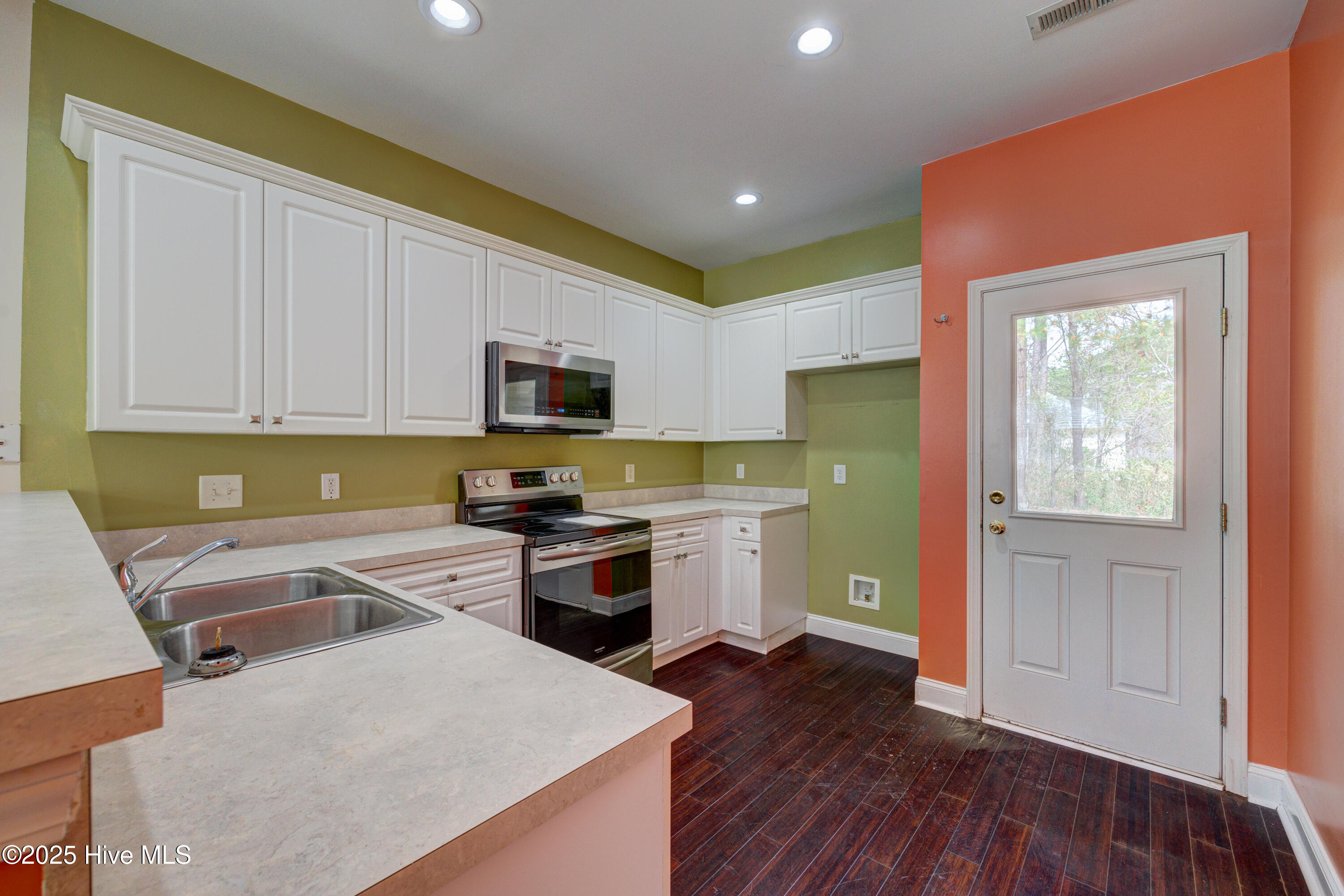 9394 Night Harbor Drive Leland, NC 28451 - Photo 7 of 32 9394NightHarborDrive(17)