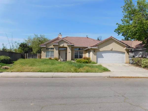 $2,600 | 7711 North Ivanhoe Avenue, Fresno, CA 93722