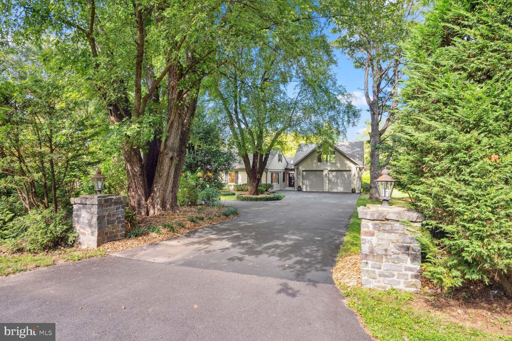 10511 South Glen Road Potomac, MD 20854 - Photo 1 of 44 Circular Drive w/ Stone Piers & Lanterns