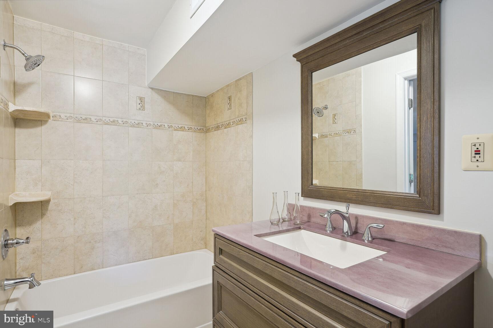 10511 South Glen Road Potomac, MD 20854 - Photo 35 of 44 Bedroom #7 Full Bath #5