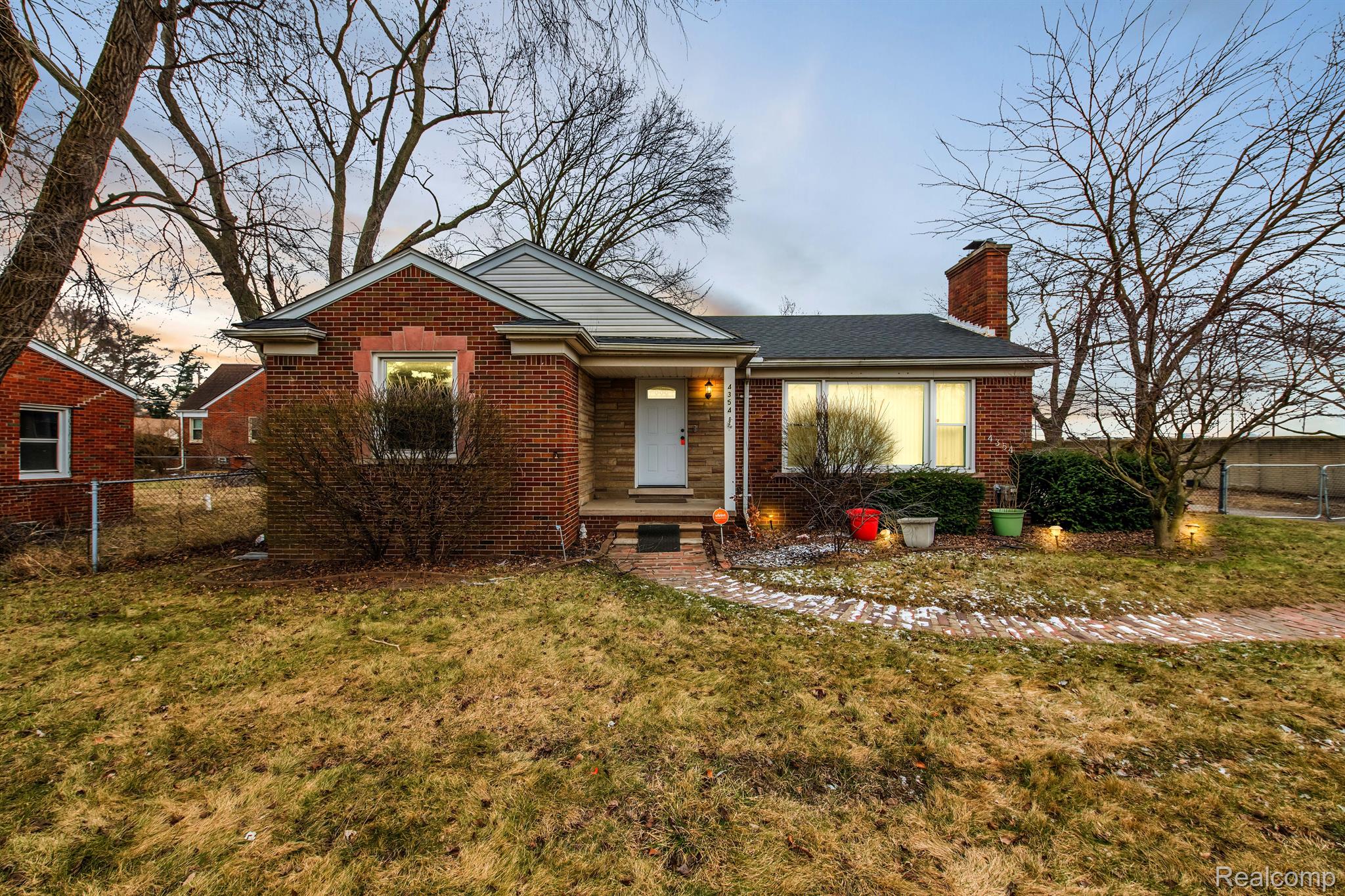 4354 East 10 Mile Road Warren, MI 48091 - Photo 2 of 24 Gallery Image 2