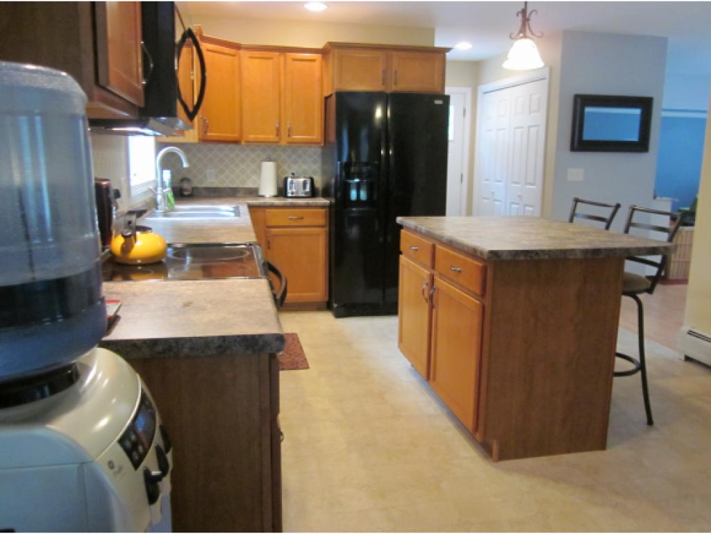 75 Batchelder Road Raymond, NH 03077 - Photo 3 of 14