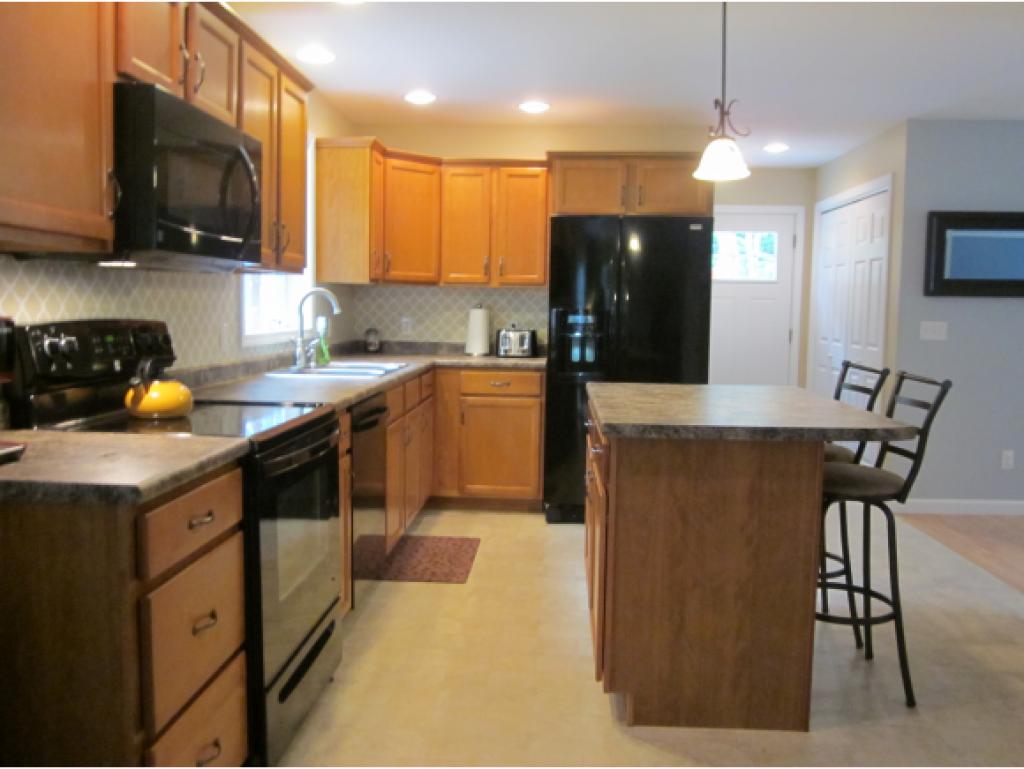 75 Batchelder Road Raymond, NH 03077 - Photo 4 of 14