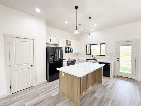 $389,900 | 1206 Devine Drive, Devine, TX 78016