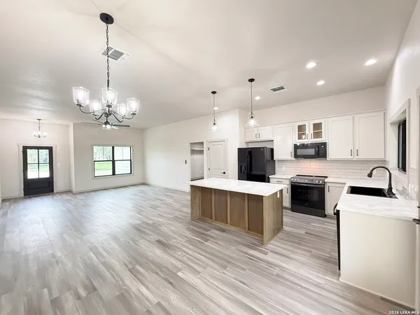 $389,900 | 1206 Devine Drive, Devine, TX 78016
