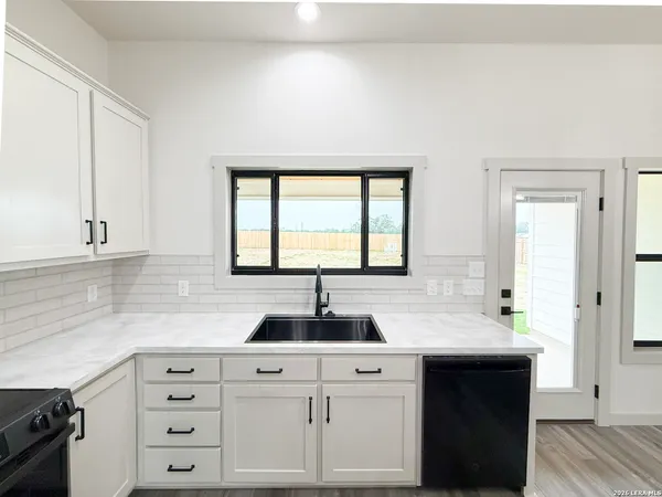 $389,900 | 1206 Devine Drive, Devine, TX 78016