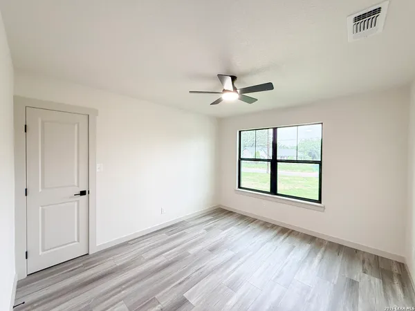 $389,900 | 1206 Devine Drive, Devine, TX 78016
