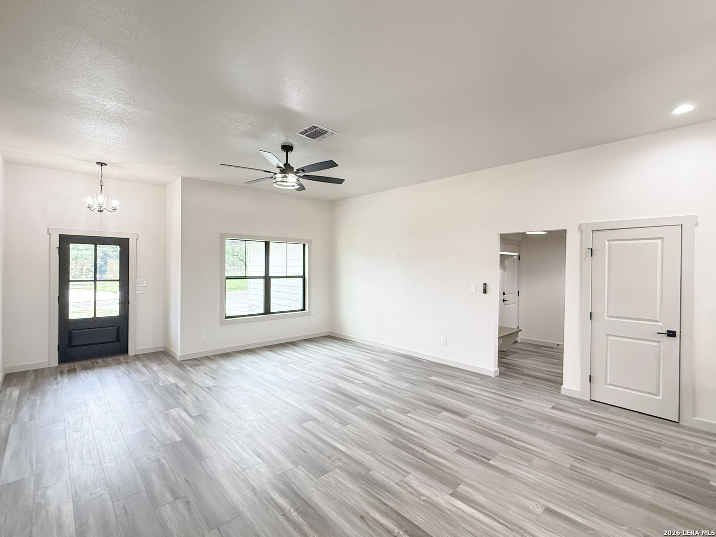 1206 Devine Drive Devine, TX 78016 - Photo 6 of 39