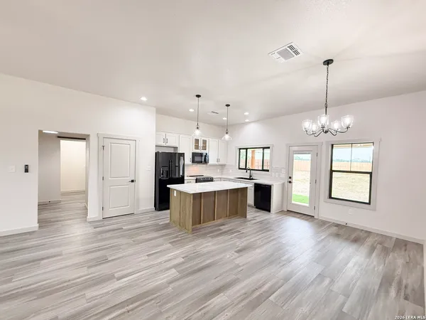 $389,900 | 1206 Devine Drive, Devine, TX 78016