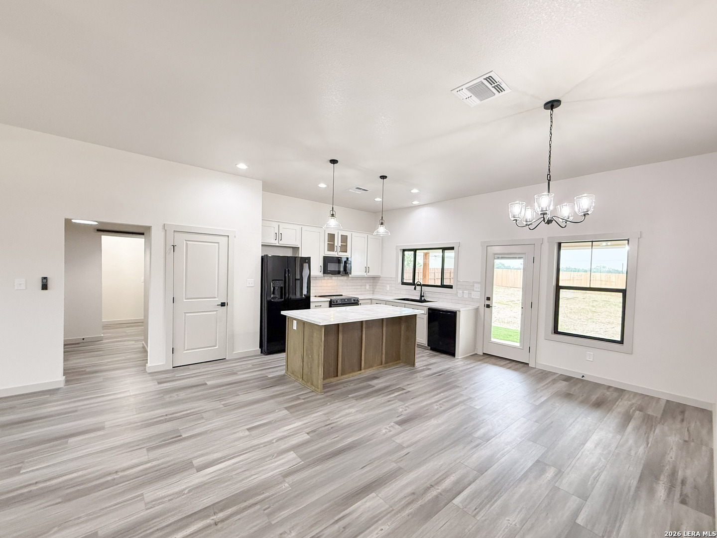 1206 Devine Drive Devine, TX 78016 - Photo 9 of 39
