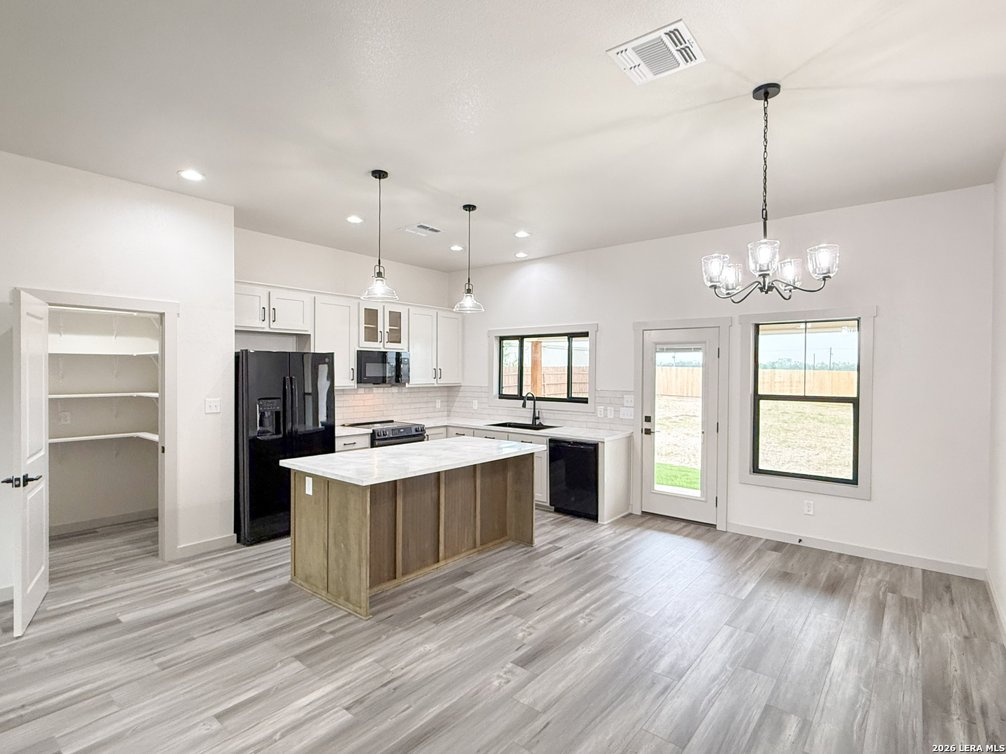 1206 Devine Drive Devine, TX 78016 - Photo 10 of 39