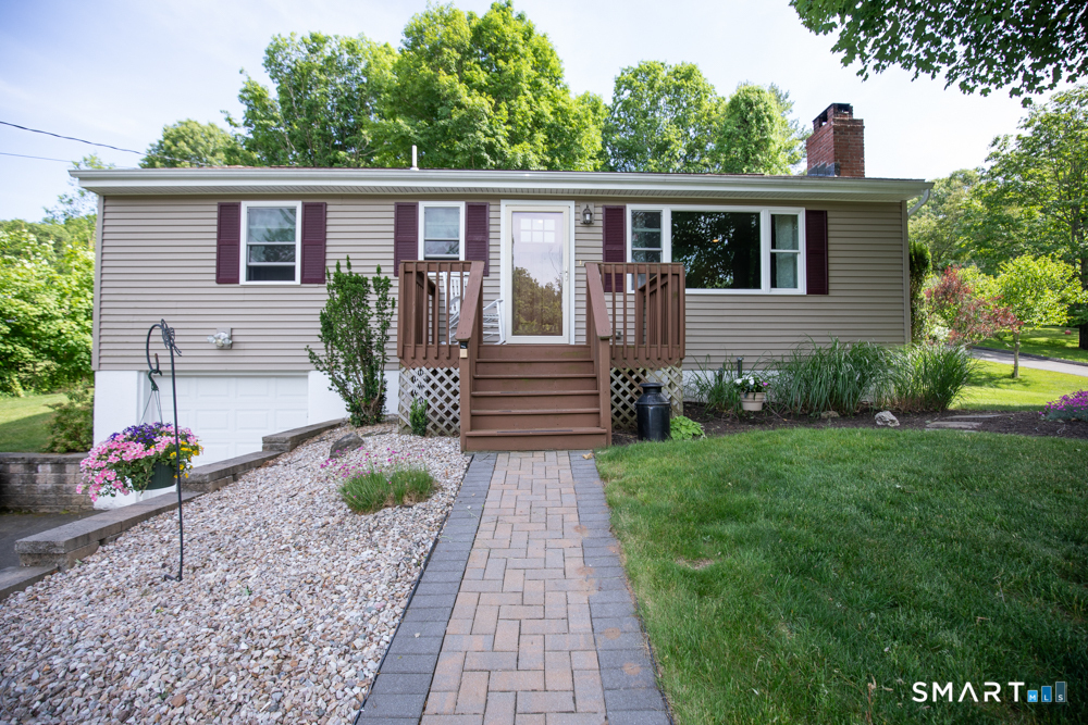 154 Meeting House Hill Road Durham, CT 06422 - Photo 2 of 37 Front exterior