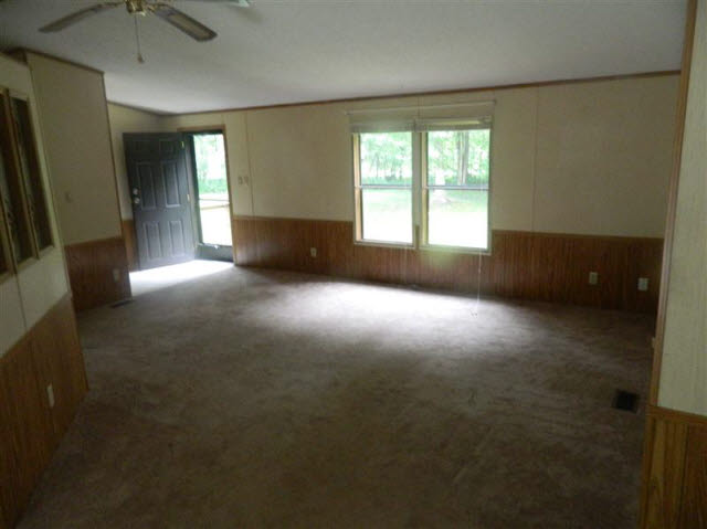 286 South Magruder Road Shepherd, MI 48883 - Photo 4 of 8 20099277-3.JPG