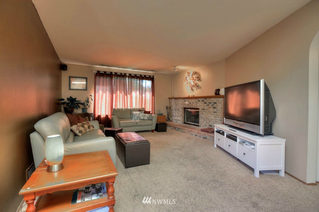 2928 170th Place Southeast Bothell, WA 98012 - Photo 3 of 15