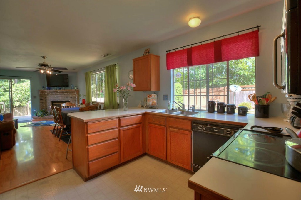 2928 170th Place Southeast Bothell, WA 98012 - Photo 6 of 15